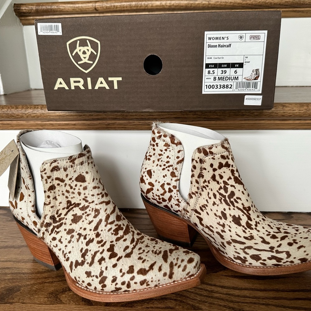 NWT Ariat Brown and White Ankle Booties with Lace-Up Detailing